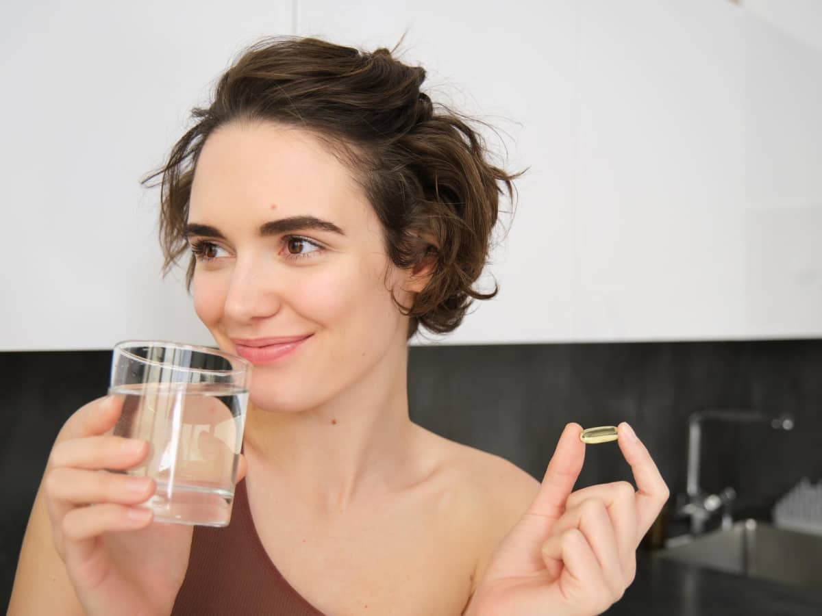 Bagaimana Cara Mengonsumsi Vitamin untuk Kulit dengan Aman?