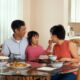 Keluarga makan bersama dengan anak sebagai bagian dari pola makan sehat dan bervariasi